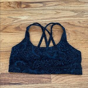 Lululemon energy bra Sz 8